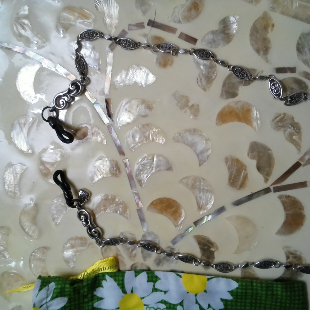 Brighton Silver Eye Glasses Holder Necklace,Beautiful - Picture 4 of 7